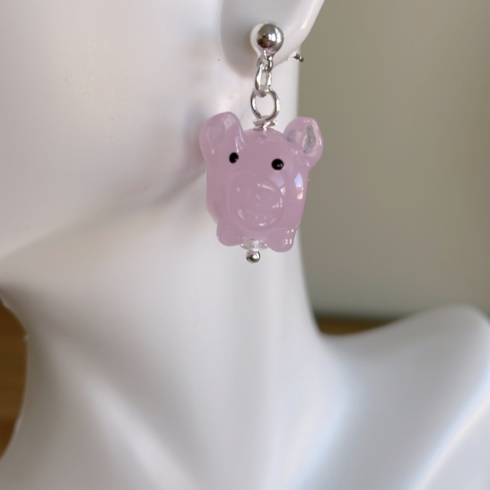 HAND CRAFTED PINK PIGLET EARRINGS Glass Pink Sterling Silver Posts Whimsical - Picture 1 of 12